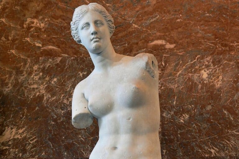 Female Greek Statues – Discover the Top Greek Statues of Women