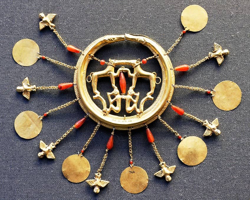 Jewelry in Minoan Art