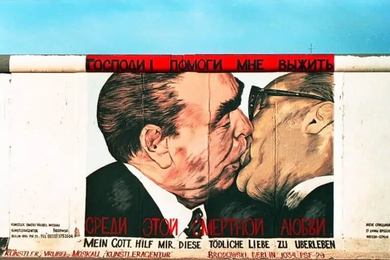 Political Art – Uncovering the Use of Political Propaganda in Art