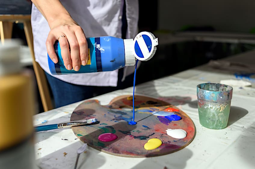 How to thin acrylic paint