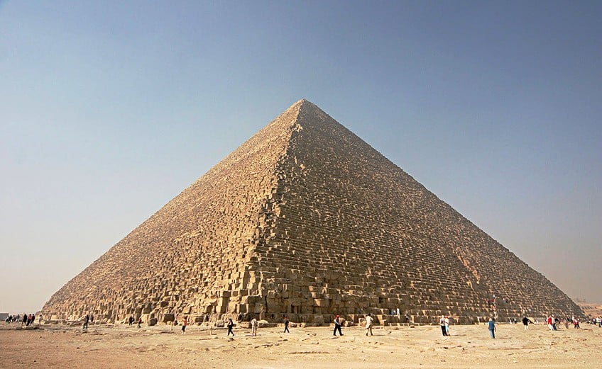 Pyramids of Giza Famous Structures