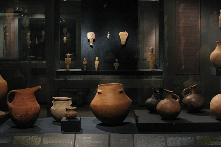 Cycladic Art – Introducing the Ancient Figurine Style