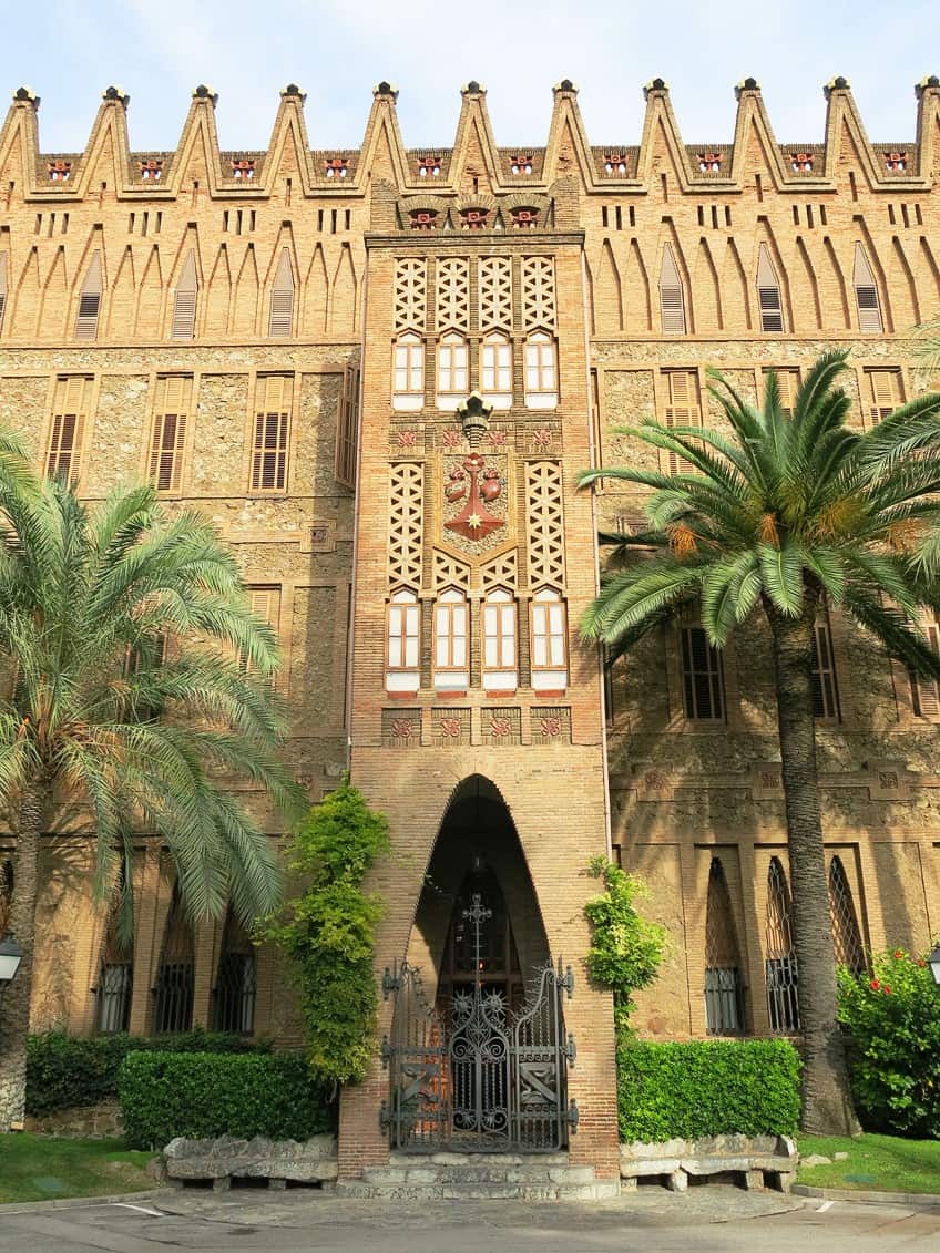 What Are Antoni Gaudi Structures