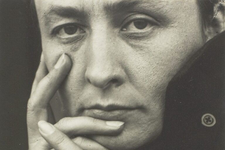 Georgia O’Keeffe – A Pioneer in American Modernism
