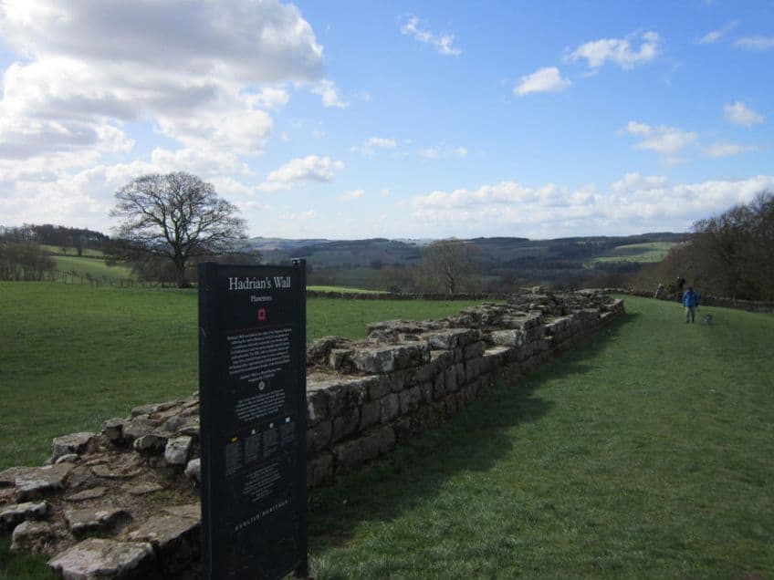 Hadrian's Wall Architecture