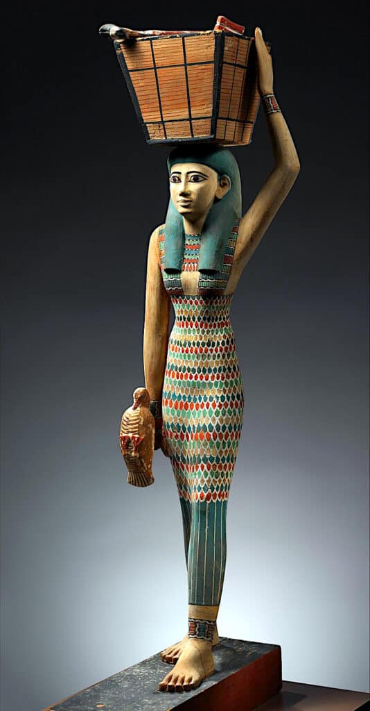 What Is a Freestanding Sculpture? 3D Art Viewed in the Round