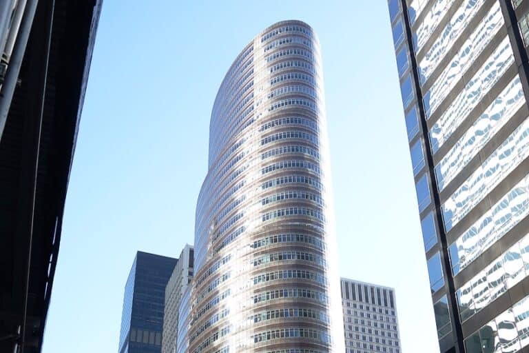 Lipstick Building in New York – Why It Is Called the Lipstick Building