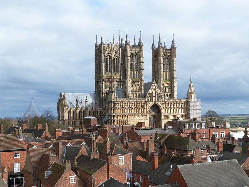 Who Built the Lincoln Cathedral